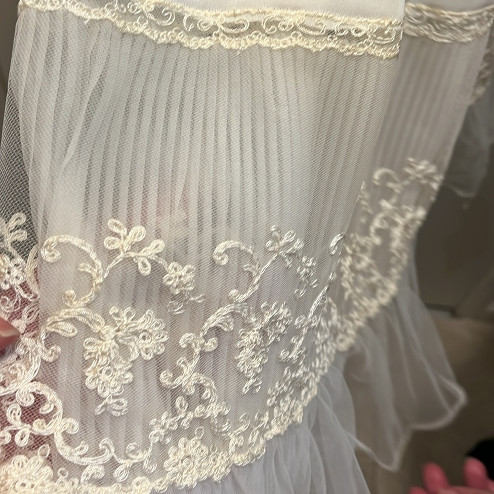 Vintage Ivory Slip - Picture 10 of 12